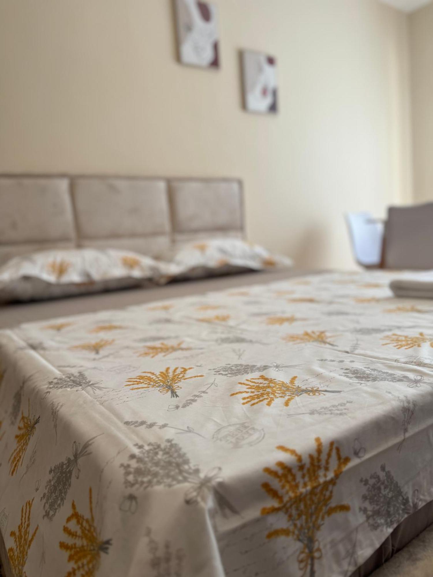 Sea & Gardenview Apartments Durrës Eksteriør billede