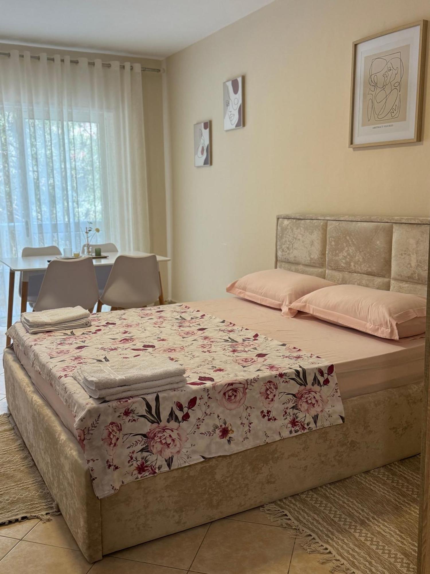 Sea & Gardenview Apartments Durrës Eksteriør billede