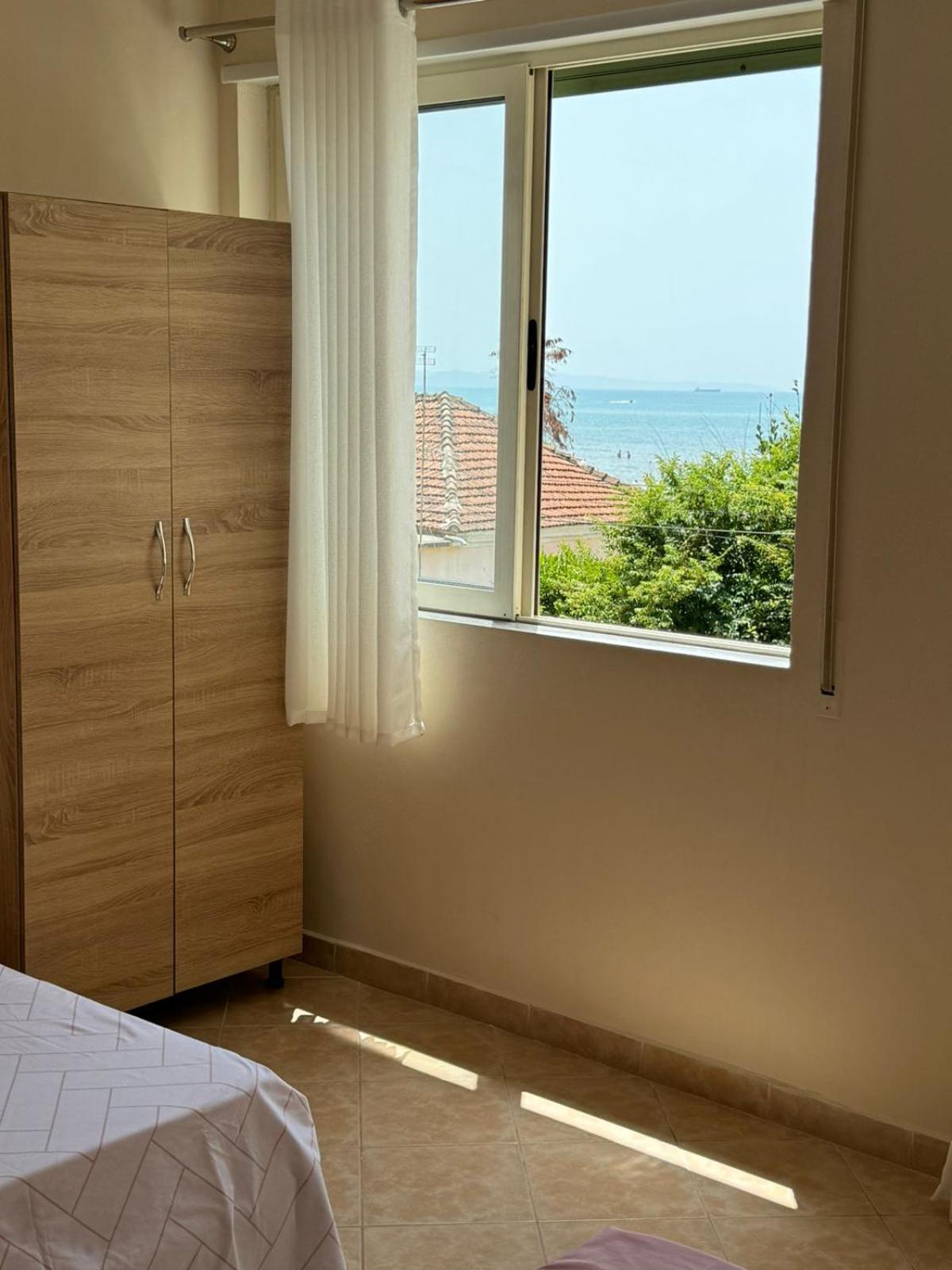 Sea & Gardenview Apartments Durrës Eksteriør billede